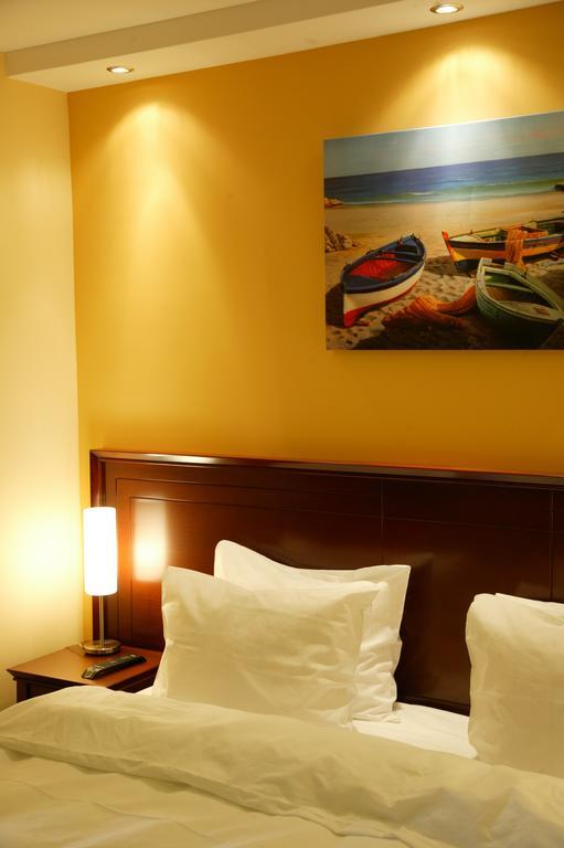 Garni Hotel Contact 贝尔格莱德 外观 照片