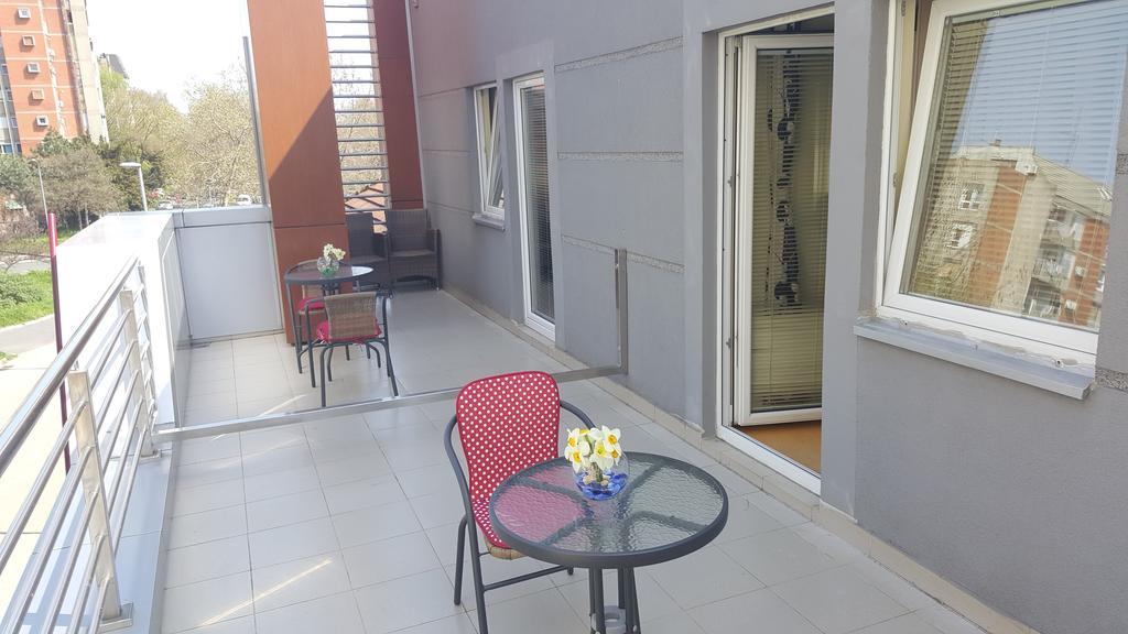 Garni Hotel Contact 贝尔格莱德 外观 照片