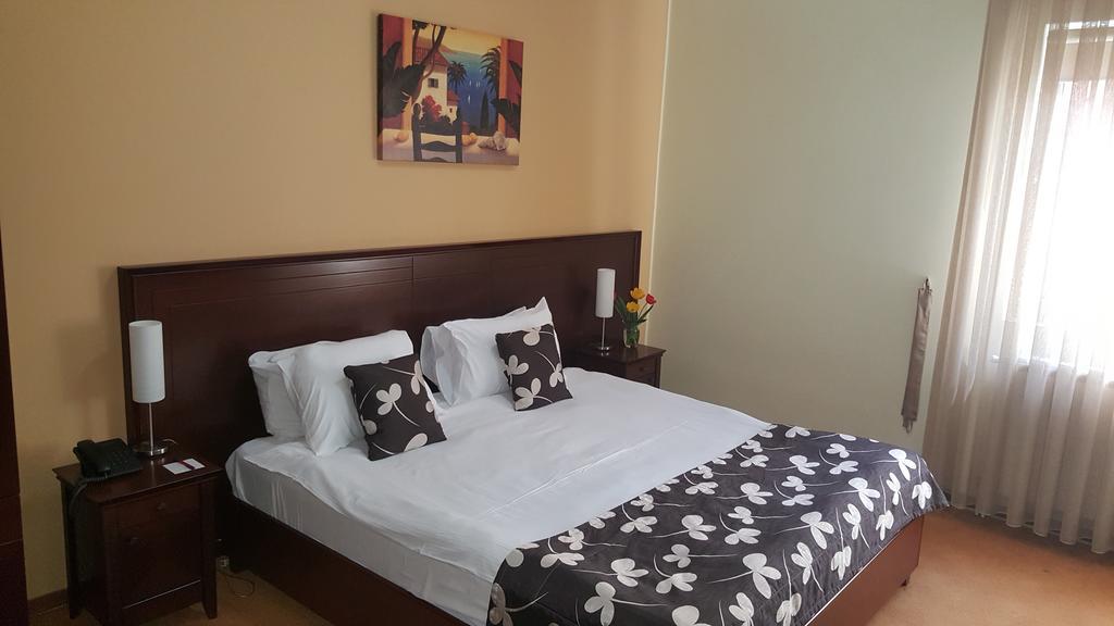 Garni Hotel Contact 贝尔格莱德 外观 照片