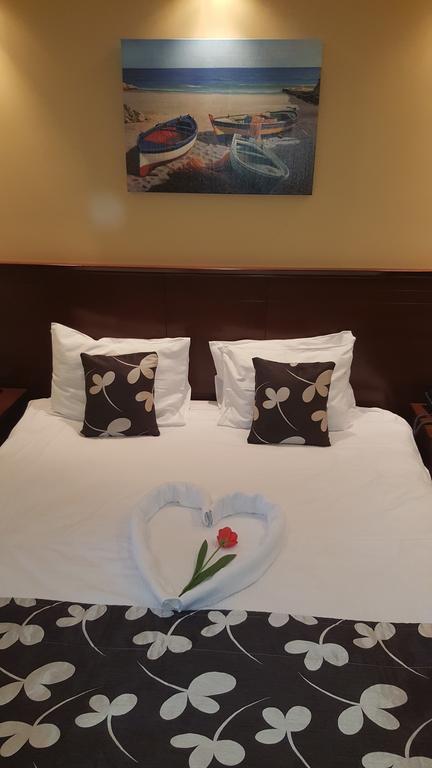Garni Hotel Contact 贝尔格莱德 外观 照片