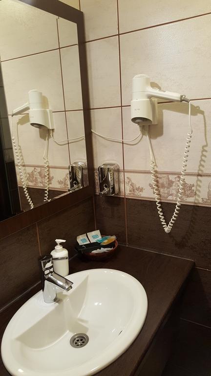 Garni Hotel Contact 贝尔格莱德 外观 照片