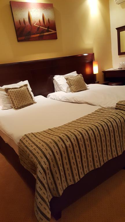 Garni Hotel Contact 贝尔格莱德 外观 照片