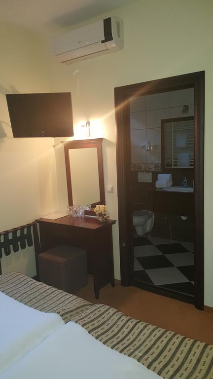 Garni Hotel Contact 贝尔格莱德 外观 照片