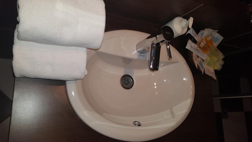 Garni Hotel Contact 贝尔格莱德 外观 照片