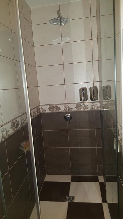 Garni Hotel Contact 贝尔格莱德 外观 照片