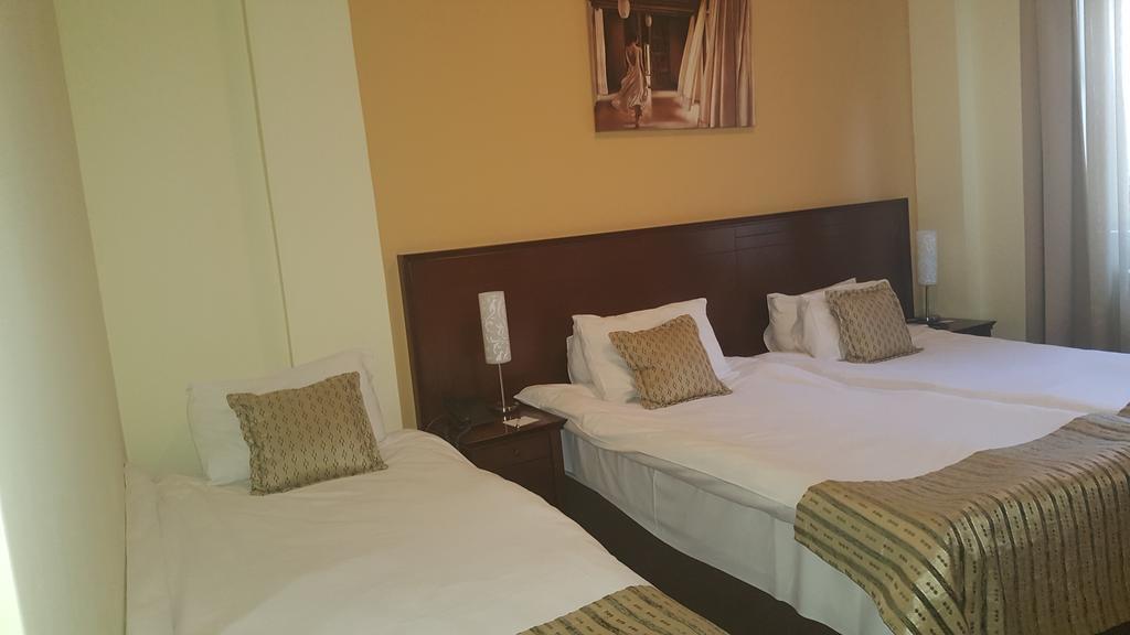 Garni Hotel Contact 贝尔格莱德 外观 照片