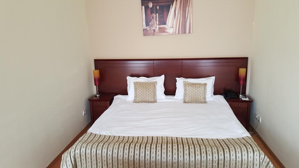Garni Hotel Contact 贝尔格莱德 外观 照片