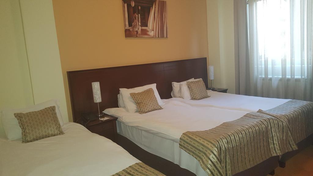 Garni Hotel Contact 贝尔格莱德 外观 照片